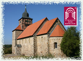 Romanische Dorfkirche St. Thomas - Bauwerk an der STRASSE DER ROMANIK durch Sachsen-Anhalt
